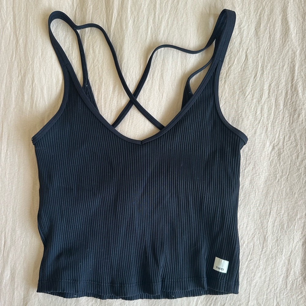 Vuori Black Rib Crop Tank